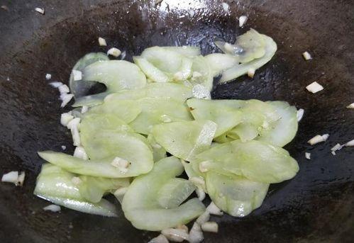 白瓜怎么给宝宝吃,白瓜宝宝辅食制作攻略