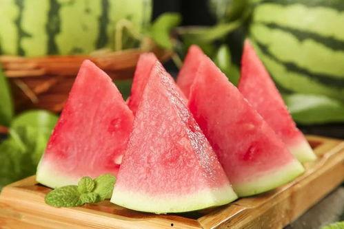 用吃瓜的方式,一场舌尖上的夏日盛宴