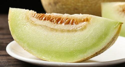 冰激淋蜜瓜放软了吃,尽享夏日清凉美味