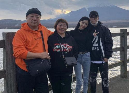 潘玮柏和老婆吃瓜,甜蜜瞬间曝光