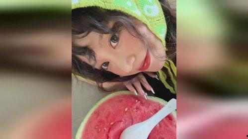 夏日限定吃瓜男孩,吃瓜男孩的欢乐时光