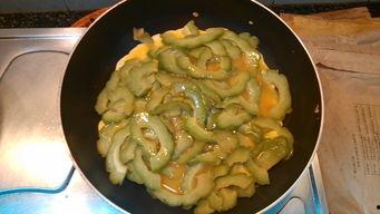 吃凉瓜炒蛋视频,凉瓜炒蛋家常菜制作教程