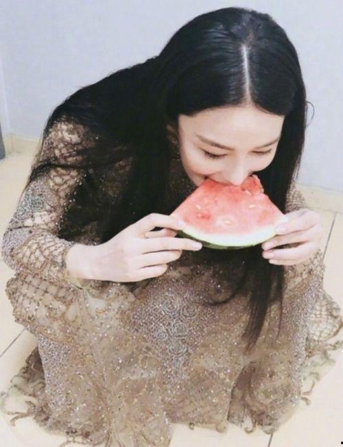 印花裙吃瓜视频